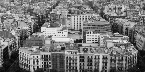 Derecho Inmobiliario / Abogados Inmobiliarios Cornellà del Terri · Revisión y Modificación de Estatutos y Normas de la Comunidad