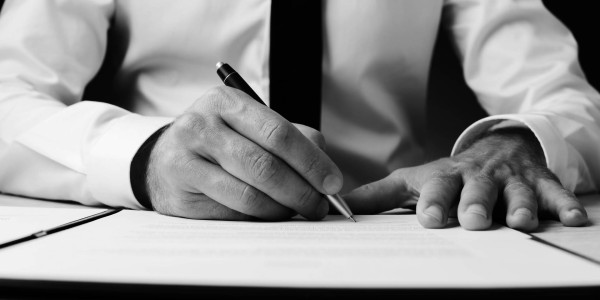 Derecho Inmobiliario / Abogados Inmobiliarios Cornellà del Terri · Desahucios Hipotecarios / Embargos