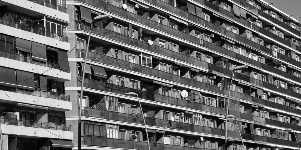 Derecho Inmobiliario / Abogados Inmobiliarios Cornellà del Terri · Conflictos con Relaciones de Vecindad